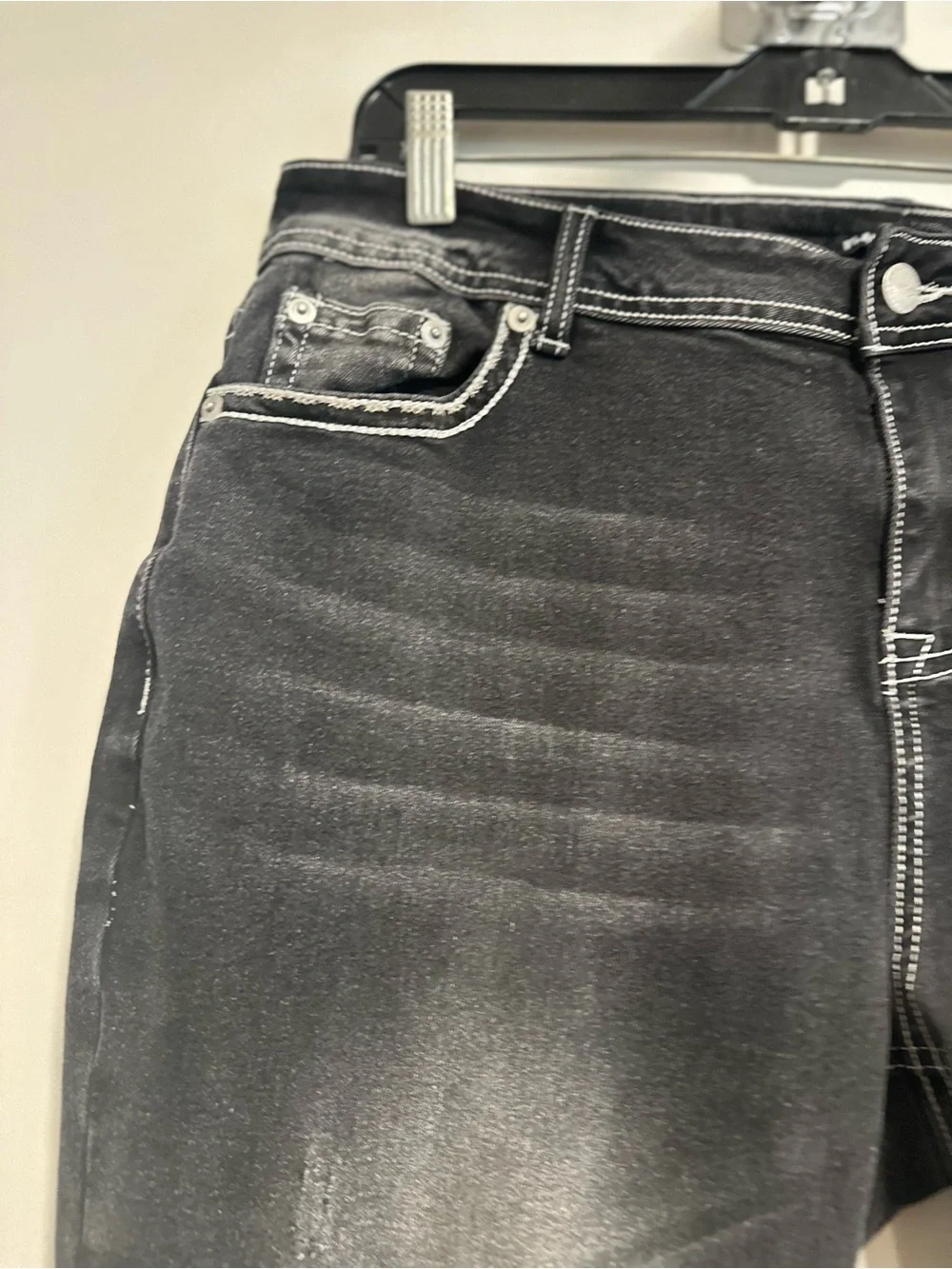 Flamingals black distressed Y2K style jeans Sz:2XL Straight Leg white stitching.